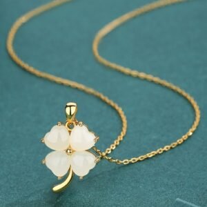 #GN010 Buddhavow Lucky four-leaf clover S925 Sterling Silver Collarbone Chain Niche Design Exquisite Elegant Jewelry Necklace Pendant